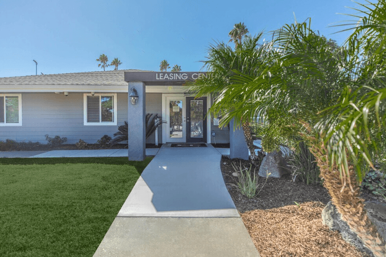 Marina Heights Apartments photo 2